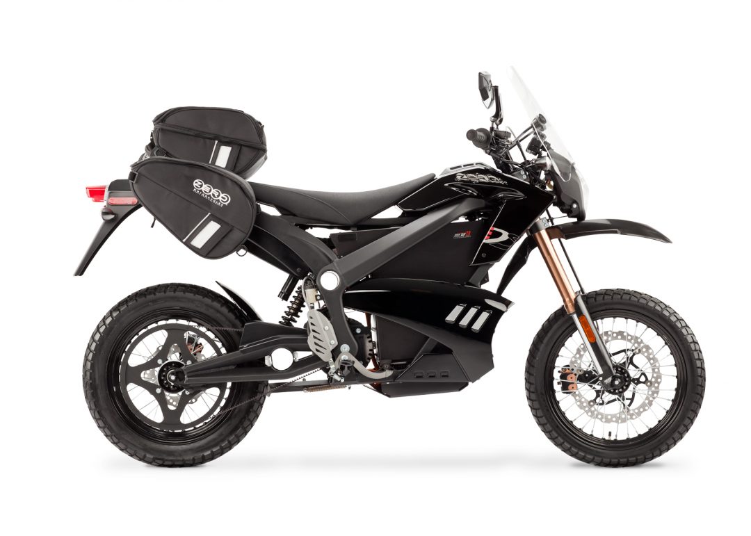 Zero DS av år 2012 utrustad med Zeros mjuka sadelväskor. Foto: Zero Motorcycles.